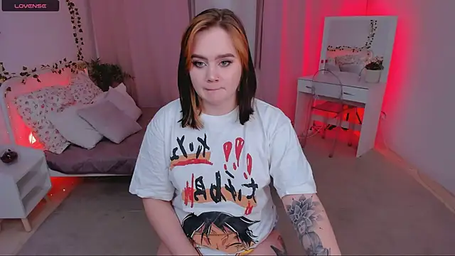 lunaalli online show from November 10, 2025, 4:23 pm