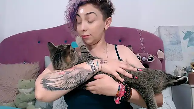 AAARUNY online show from November 9, 2025, 9:13 am