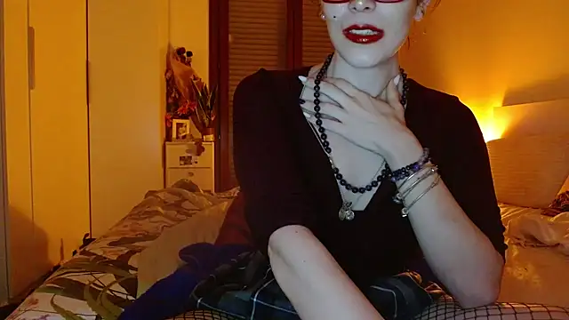 refem9 online show from December 18, 2025, 7:18 pm