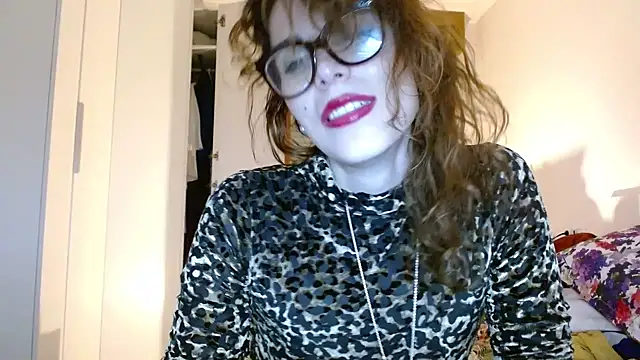 refem9 online show from October 13, 2025, 4:41 pm