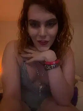 Snapshot of refem9 chatting on July 8, 2026, 2:24 am refem9 online show from July 8, 2026, 2:24 am