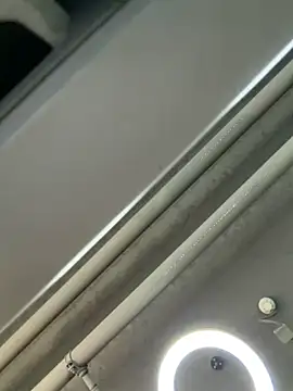 Ninazhang online show from April 15, 2026, 1:33 am