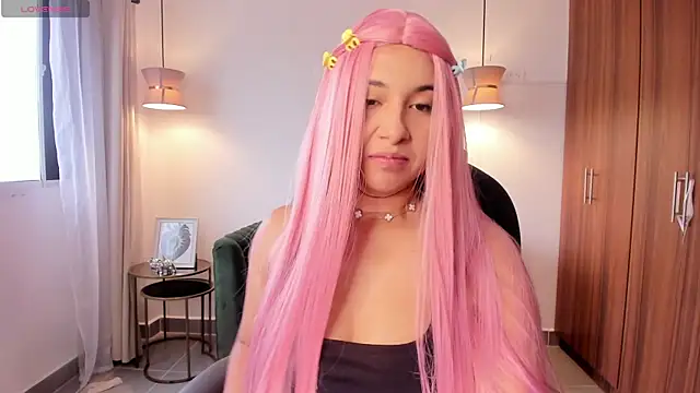 DANDARA THOM online show from September 26, 2025, 7:21 pm