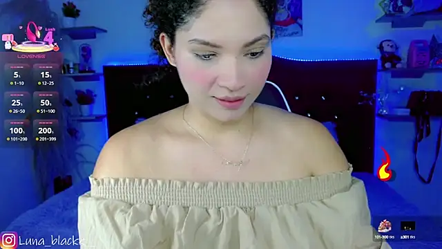 Luna blackk online show from October 9, 2025, 9:04 pm