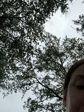 sweetsirenn online show from October 6, 2025, 12:39 pm