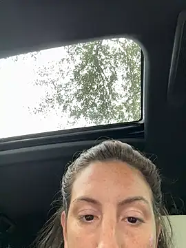 sweetsirenn online show from January 15, 2026, 1:14 pm