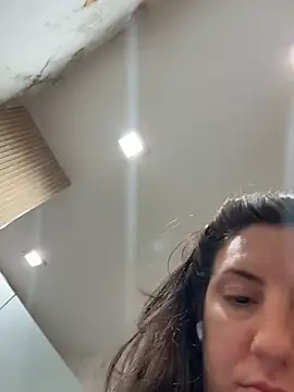 sweetsirenn online show from February 5, 2026, 4:14 pm