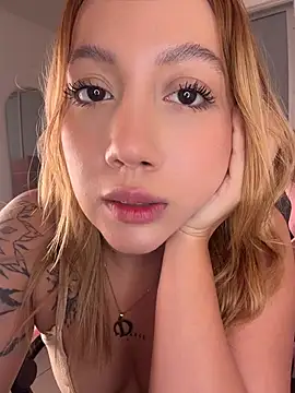 Snapshot of Becca_Johnson_u chatting on July 27, 2026, 2:40 am Becca Johnson u online show from July 27, 2026, 2:40 am