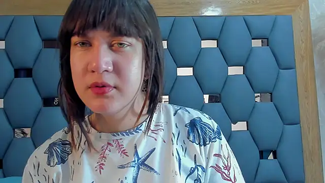 juliette pretty  online show from September 12, 2025, 7:13 pm