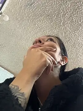 SALOME KORLAND online show from November 20, 2025, 3:12 pm