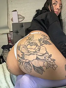 SALOME KORLAND online show from November 15, 2025, 5:17 pm