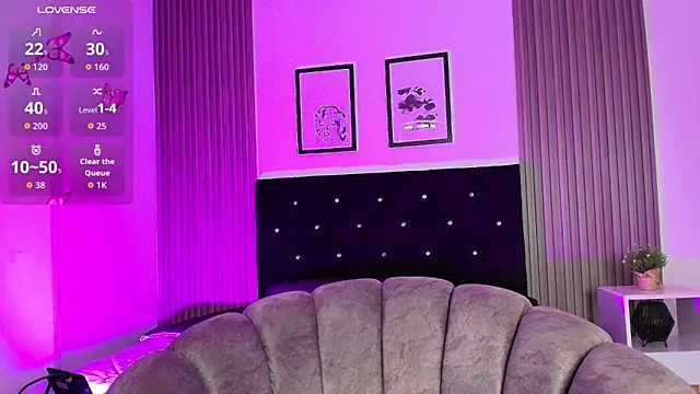 ashlycarteer online show from November 20, 2025, 7:14 pm