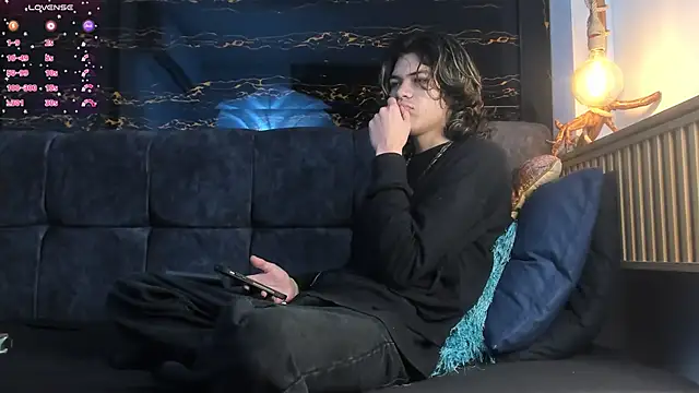 Snapshot of Diamond_twink chatting on November 6, 2025, 3:43 am Diamond twink online show from November 6, 2025, 3:43 am