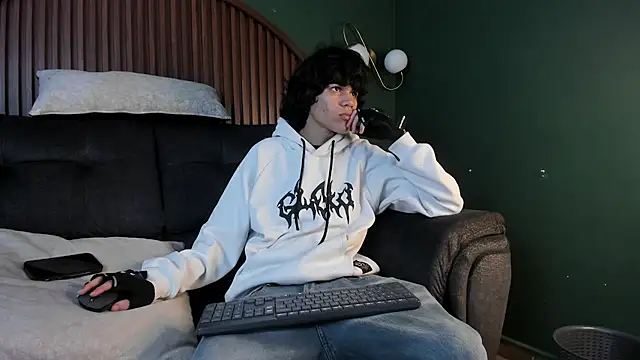 Diamond twink online show from July 12, 2026, 5:41 am