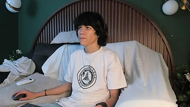 Diamond twink online show from July 16, 2026, 6:43 am