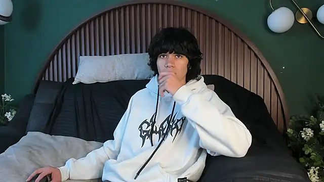 Diamond twink online show from July 22, 2026, 8:05 am