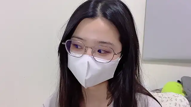 Snapshot of LHeart chatting on October 17, 2025, 3:58 pm LHeart online show from October 17, 2025, 3:58 pm