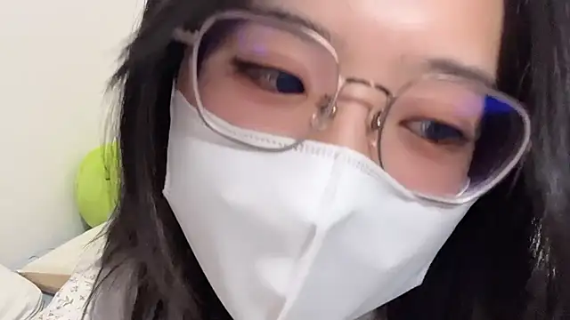 Snapshot of LHeart chatting on September 17, 2025, 1:57 pm LHeart online show from September 17, 2025, 1:57 pm