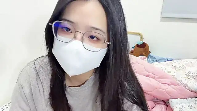 Snapshot of LHeart chatting on December 18, 2025, 2:10 pm LHeart online show from December 18, 2025, 2:10 pm