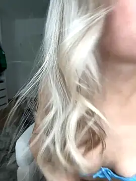 Snapshot of celis_secret chatting on November 14, 2025, 7:12 am celis secret online show from November 14, 2025, 7:12 am