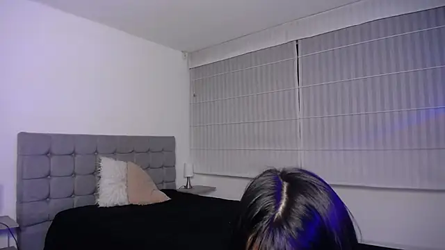 Stephany Rodriguez online show from October 18, 2025, 3:03 pm