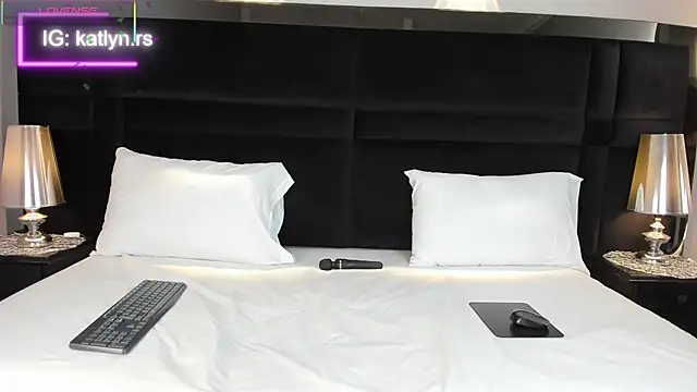 KatlynRous online show from November 10, 2025, 5:18 pm