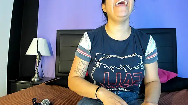 GreciaFox1 online show from July 11, 2026, 1:33 pm