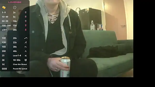 avamaxwell online show from April 5, 2026, 6:14 pm