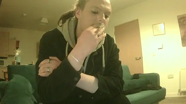 avamaxwell online show from April 8, 2026, 8:10 pm