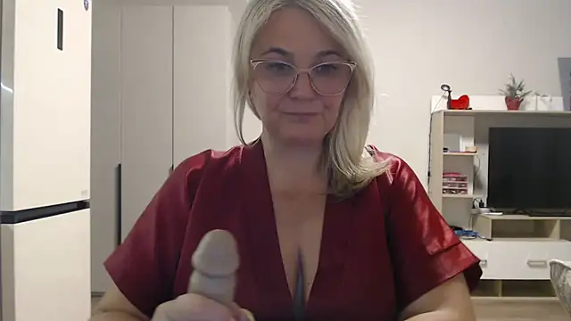 Snapshot of EleanoraDream chatting on February 20, 2026, 1:02 pm EleanoraDream online show from February 20, 2026, 1:02 pm