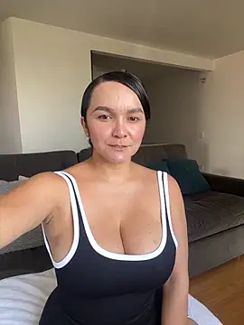 Nova Gabriela online show from February 10, 2026, 3:33 pm