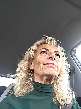 clarabell4 online show from October 21, 2025, 6:35 am