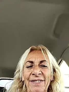 clarabell4 online show from November 1, 2025, 9:47 am