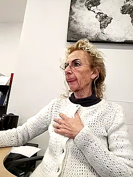 clarabell4 online show from January 14, 2026, 8:40 am