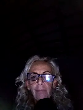 clarabell4 online show from September 18, 2025, 8:12 pm