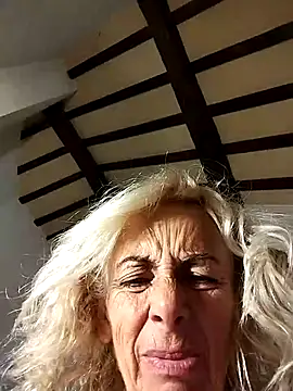 clarabell4 online show from October 2, 2025, 5:44 am