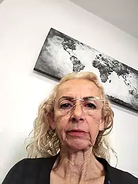 clarabell4 online show from April 7, 2026, 8:16 am