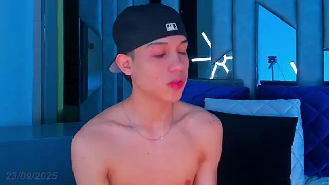 Sebax Young online show from September 23, 2025, 8:27 pm