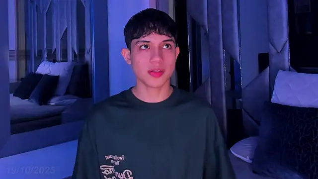 Sebax Young online show from October 19, 2025, 8:00 pm