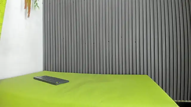 Snapshot of simondwayne chatting on March 3, 2026, 7:43 pm simondwayne online show from March 3, 2026, 7:43 pm