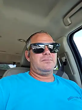 cubanitofeliz40 online show from September 29, 2025, 5:51 pm