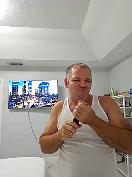 Snapshot of cubanitofeliz40 chatting on April 8, 2026, 7:37 pm cubanitofeliz40 online show from April 8, 2026, 7:37 pm