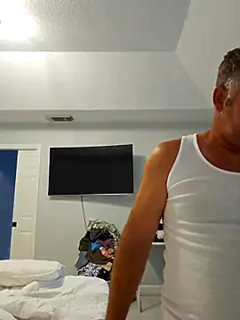 cubanitofeliz40 online show from September 10, 2025, 11:20 am