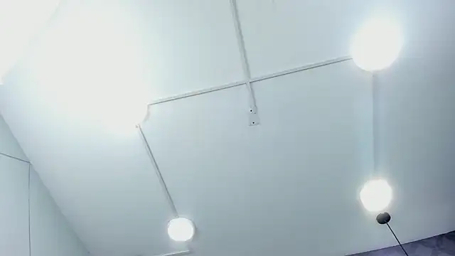 ThaliaCross online show from September 15, 2025, 7:47 pm