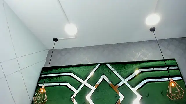 ThaliaCross online show from October 4, 2025, 8:10 pm