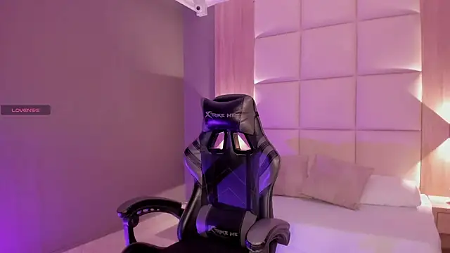 emma fhox online show from November 7, 2025, 2:27 am