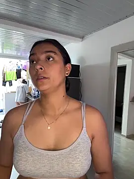 nicolexxaleja online show from February 24, 2026, 1:01 pm