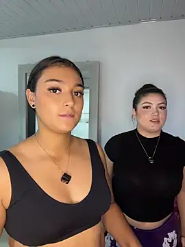 nicolexxaleja online show from April 16, 2026, 12:33 am