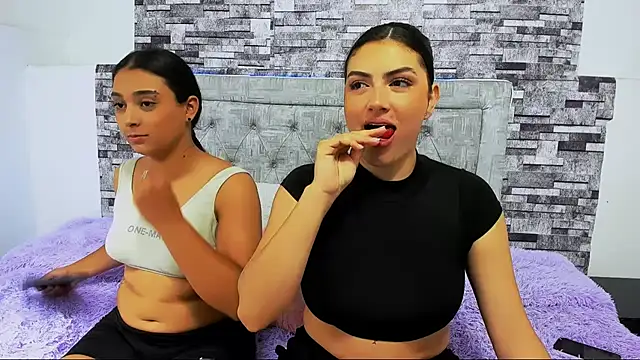 nicolexxaleja online show from September 23, 2025, 8:05 pm