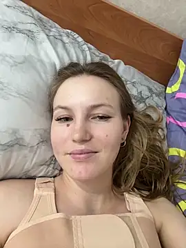 Snapshot of YungTessa chatting on October 12, 2025, 4:52 pm YungTessa online show from October 12, 2025, 4:52 pm